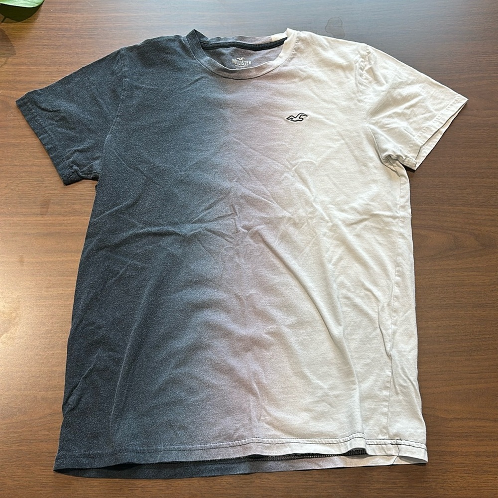 Hollister T shirt